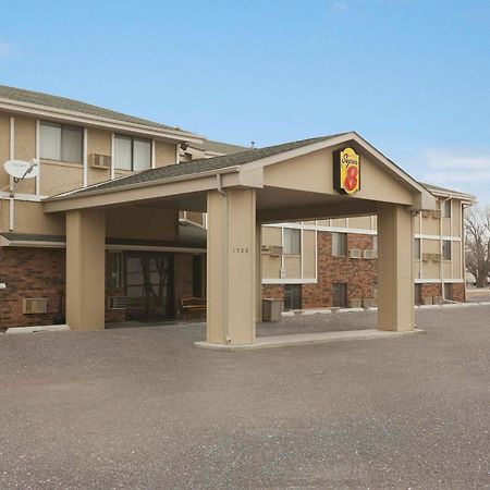 Super 8 By Wyndham Sioux Falls Near Convention Center Bagian luar foto